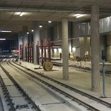 <font size="2">Der sehr lange Bahnhof hat auch einen Teil, in dem gearbeitet wird. In diesem Bereich waren eindeutig Regenwasserflecken an der Decke und am Boden zu sehen. Später Überschwemmungen gingen auch durch die Presse, da der Bahnhof dewegen mehrfach komplett gespertt werden mußte.<br /><br /><br /> <font size="2">Der sehr lange Bahnhof hat auch einen Teil, in dem gearbeitet wird. In diesem Bereich waren eindeutig Regenwasserflecken an der Decke und am Boden zu sehen. Später Überschwemmungen gingen auch durch die Presse, da der Bahnhof dewegen mehrfach komplett gespertt werden mußte.<br /><br /><br />